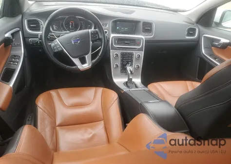 2017 Volvo S60 Platinum z USA, uszkodzony, nr VIN LYV402TM3HB141168